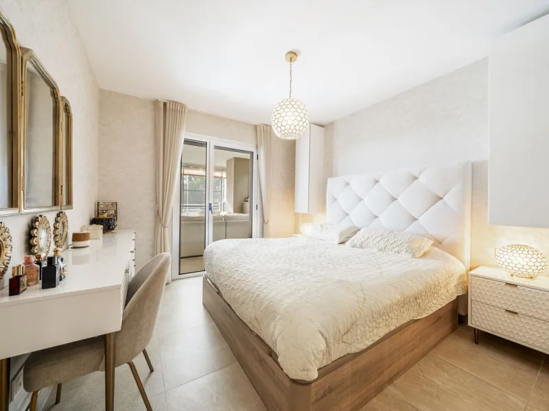 Elegant 3-Bedroom Apartment in Sunny Golf, Estepona