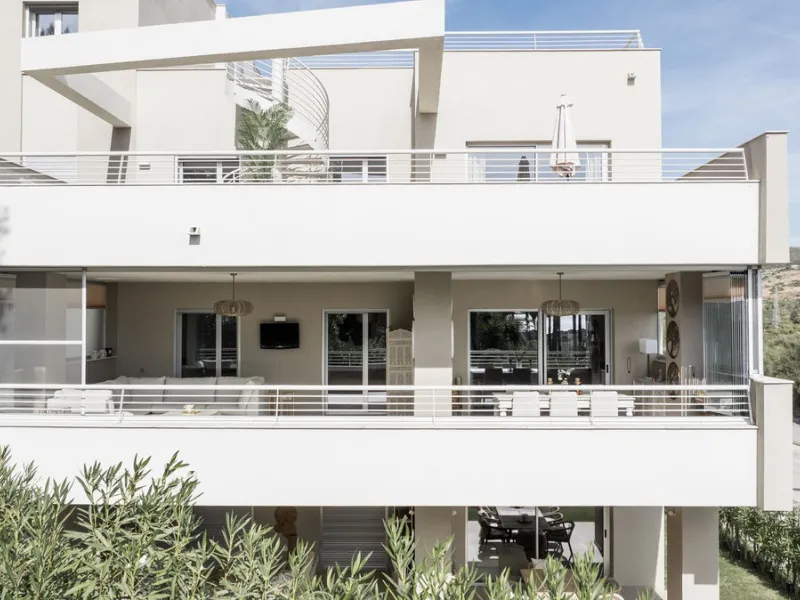 Elegant 3-Bedroom Apartment in Sunny Golf, Estepona
