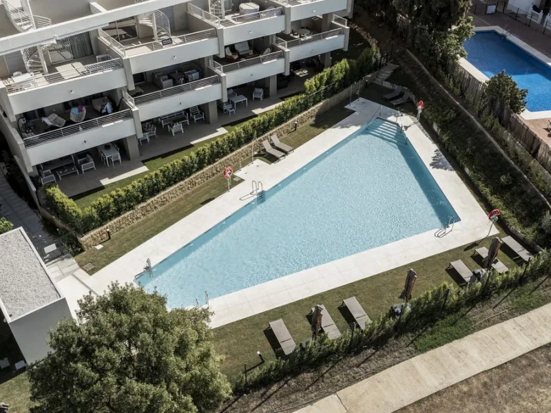 Elegant 3-Bedroom Apartment in Sunny Golf, Estepona
