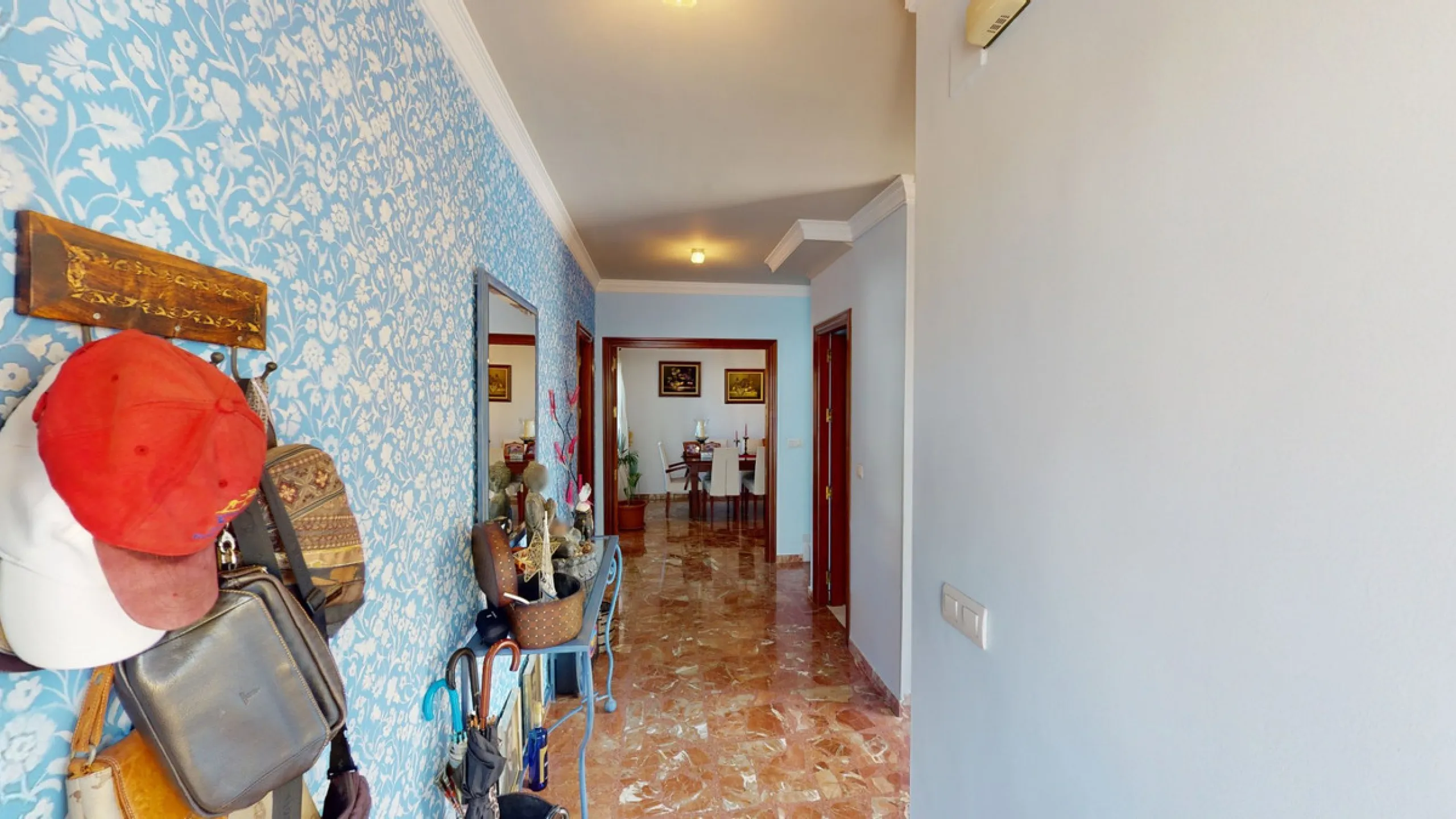 House - Semi-Detached House в продаже в Vélez-Málaga, Málaga. В доме 3 спален и 4 ванных комнат. Площадь дома 267 м². Площадь участка 320 м²