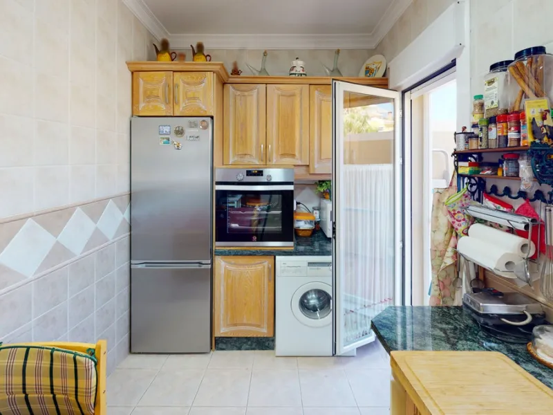 House - Semi-Detached House в продаже в Vélez-Málaga, Málaga. В доме 3 спален и 4 ванных комнат. Площадь дома 267 м². Площадь участка 320 м²