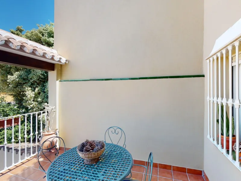 House - Semi-Detached House в продаже в Vélez-Málaga, Málaga. В доме 3 спален и 4 ванных комнат. Площадь дома 267 м². Площадь участка 320 м²