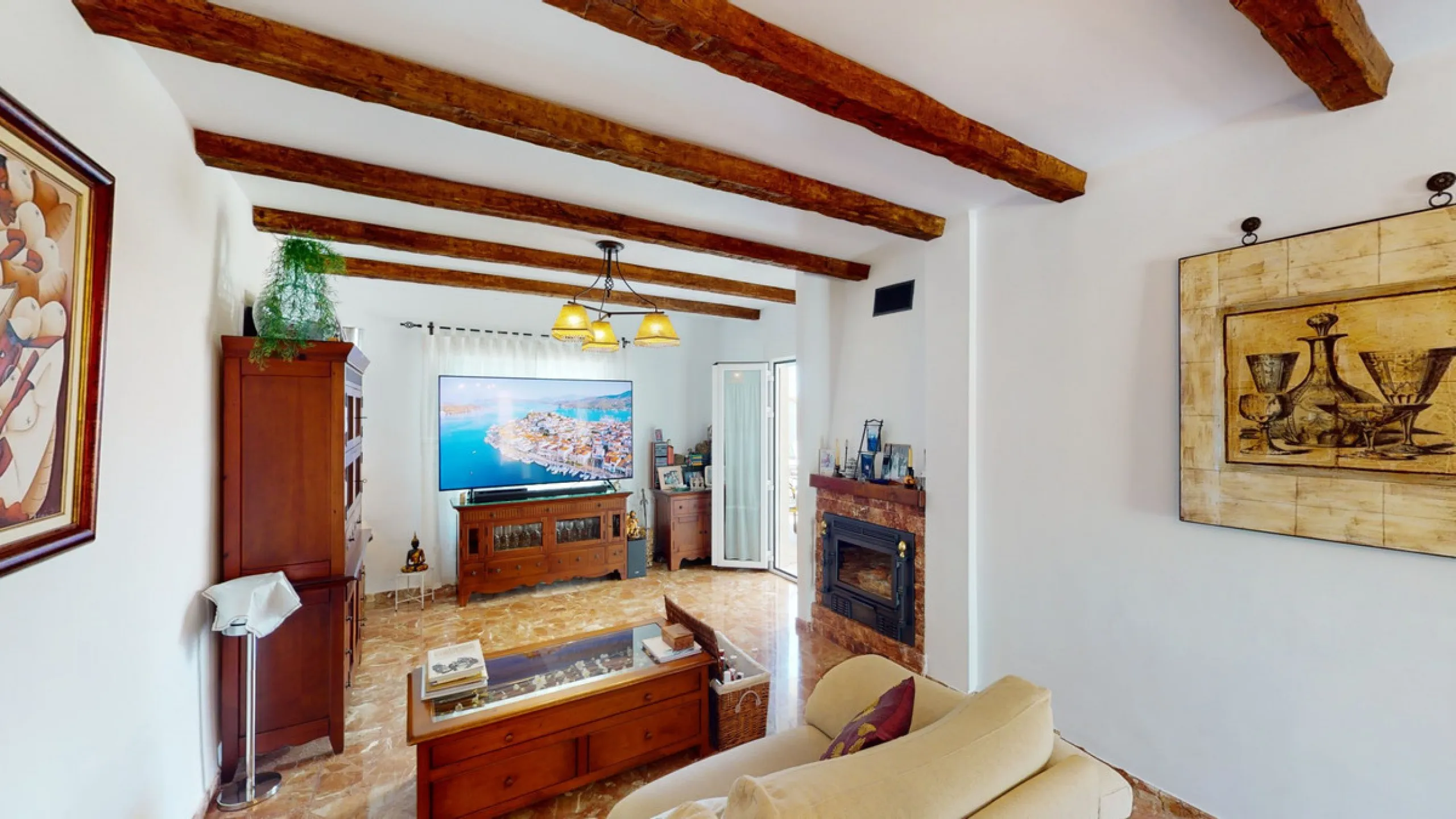 House - Semi-Detached House в продаже в Vélez-Málaga, Málaga. В доме 3 спален и 4 ванных комнат. Площадь дома 267 м². Площадь участка 320 м²
