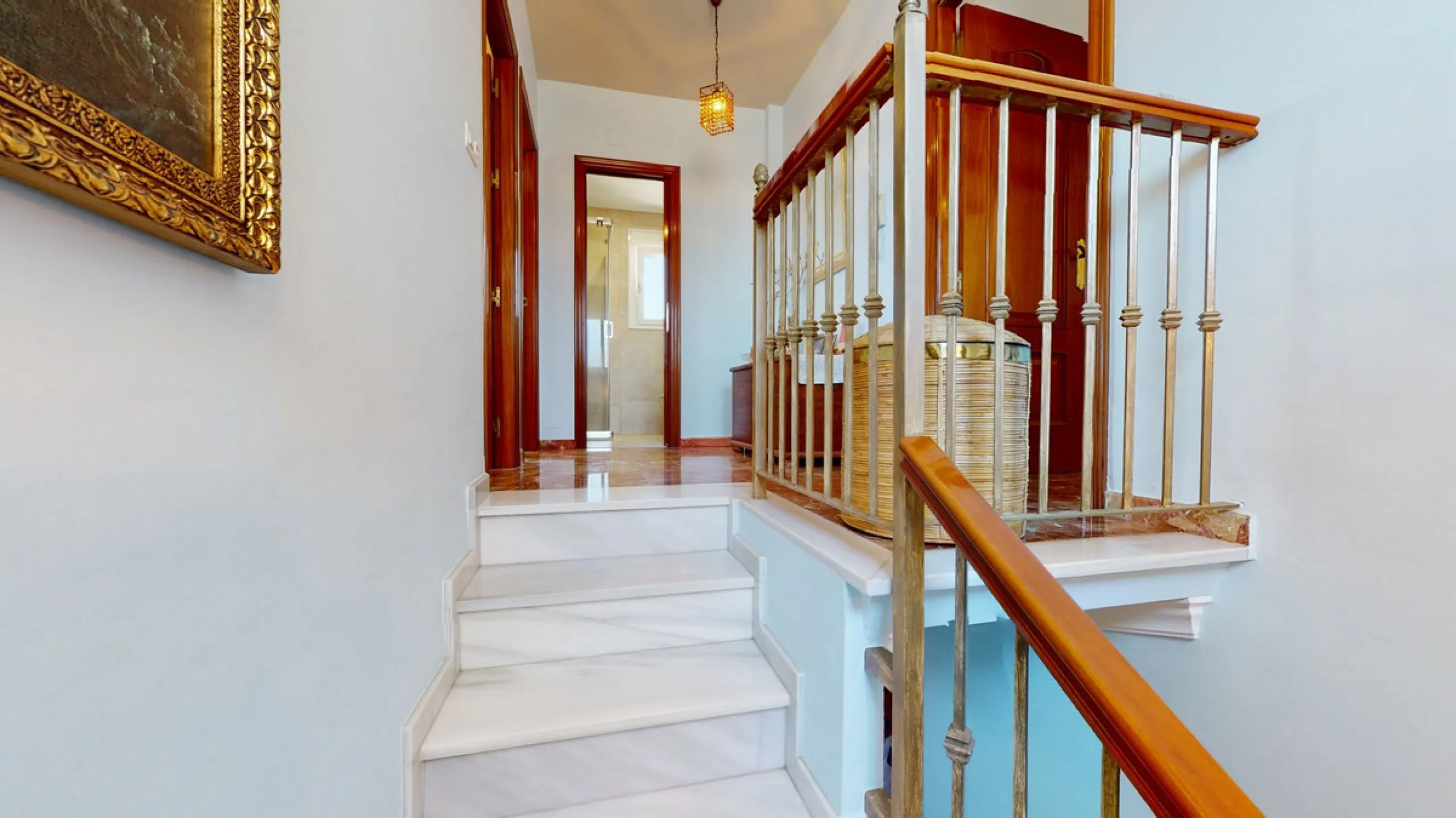 House - Semi-Detached House в продаже в Vélez-Málaga, Málaga. В доме 3 спален и 4 ванных комнат. Площадь дома 267 м². Площадь участка 320 м²