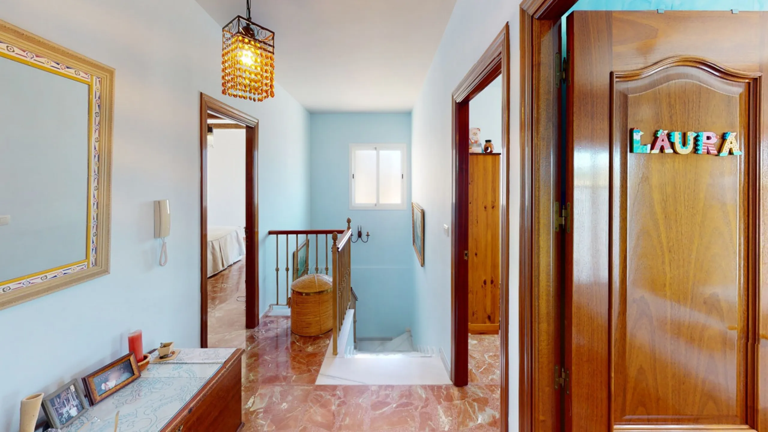 House - Semi-Detached House в продаже в Vélez-Málaga, Málaga. В доме 3 спален и 4 ванных комнат. Площадь дома 267 м². Площадь участка 320 м²