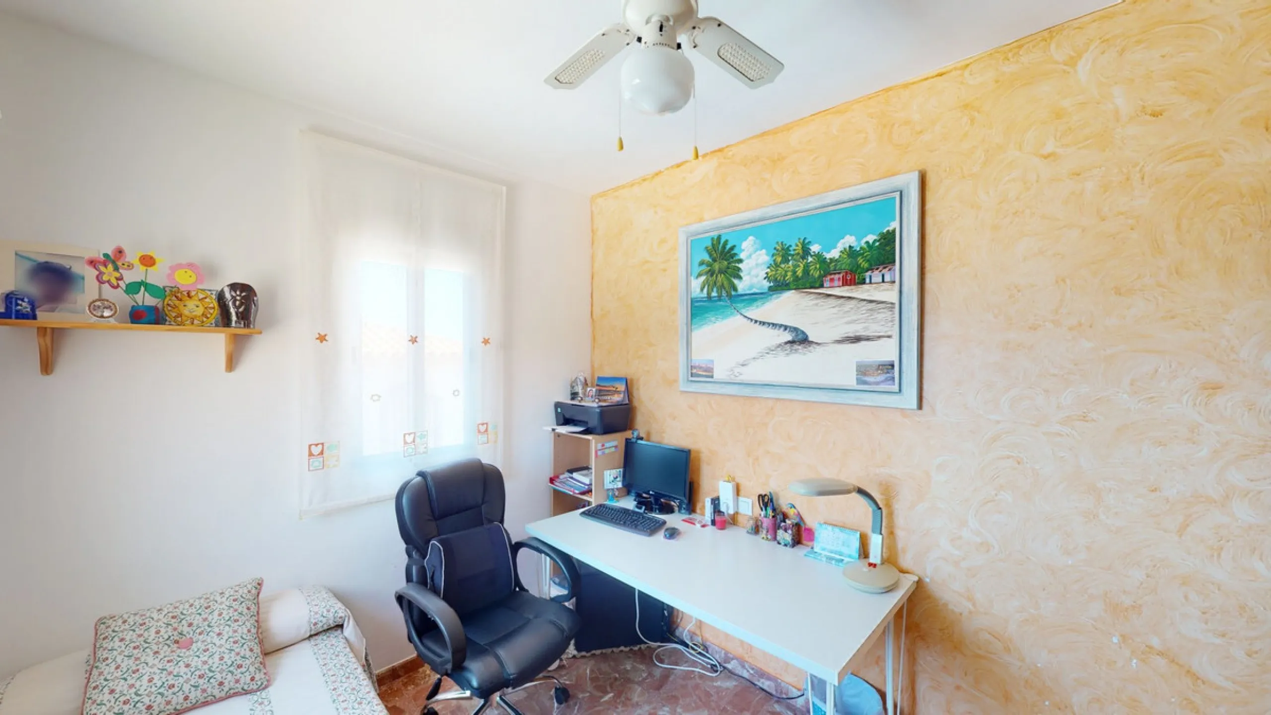 House - Semi-Detached House в продаже в Vélez-Málaga, Málaga. В доме 3 спален и 4 ванных комнат. Площадь дома 267 м². Площадь участка 320 м²