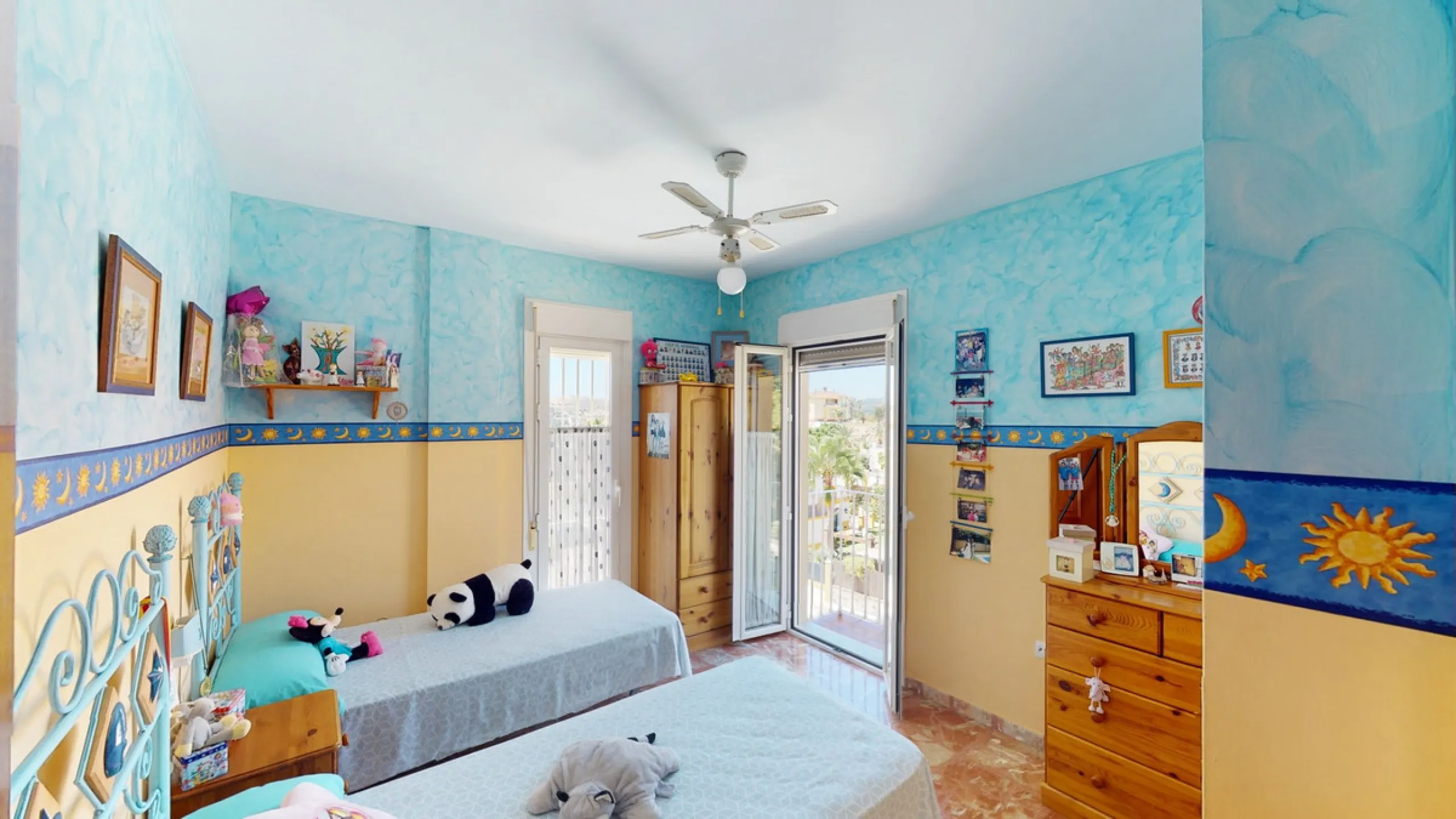 House - Semi-Detached House в продаже в Vélez-Málaga, Málaga. В доме 3 спален и 4 ванных комнат. Площадь дома 267 м². Площадь участка 320 м²