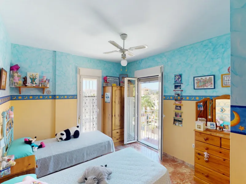 House - Semi-Detached House в продаже в Vélez-Málaga, Málaga. В доме 3 спален и 4 ванных комнат. Площадь дома 267 м². Площадь участка 320 м²