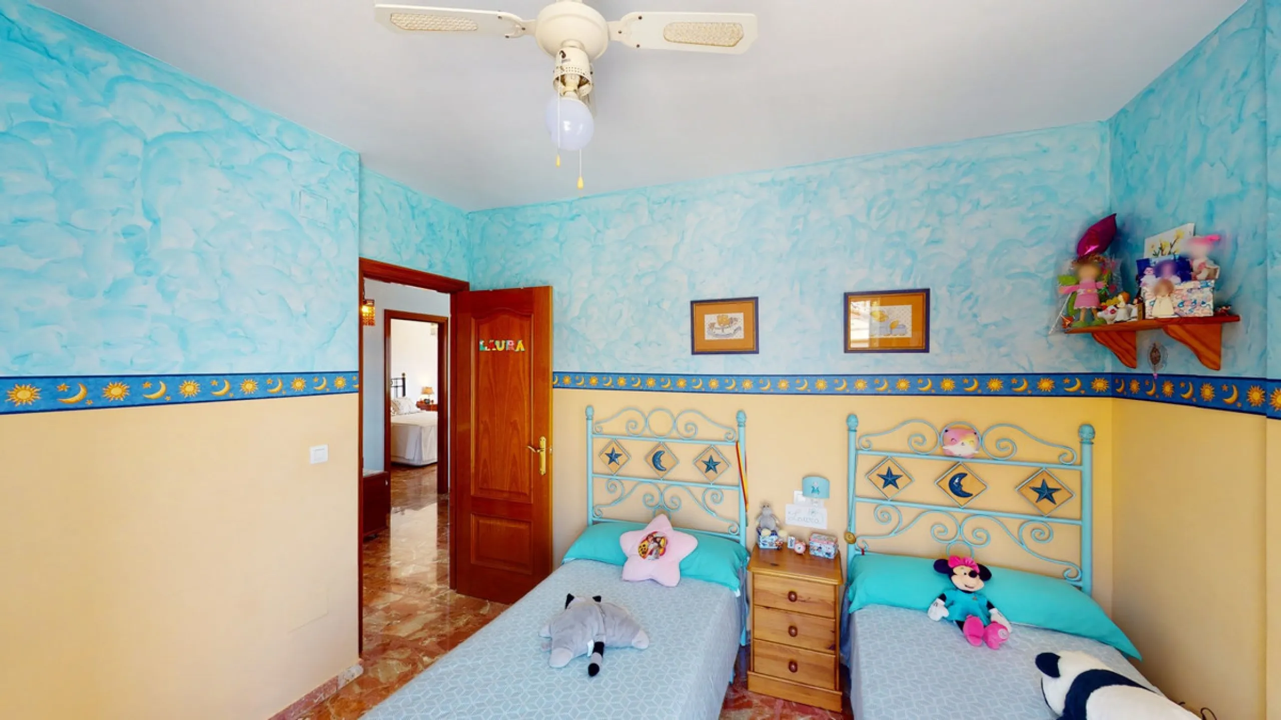 House - Semi-Detached House в продаже в Vélez-Málaga, Málaga. В доме 3 спален и 4 ванных комнат. Площадь дома 267 м². Площадь участка 320 м²