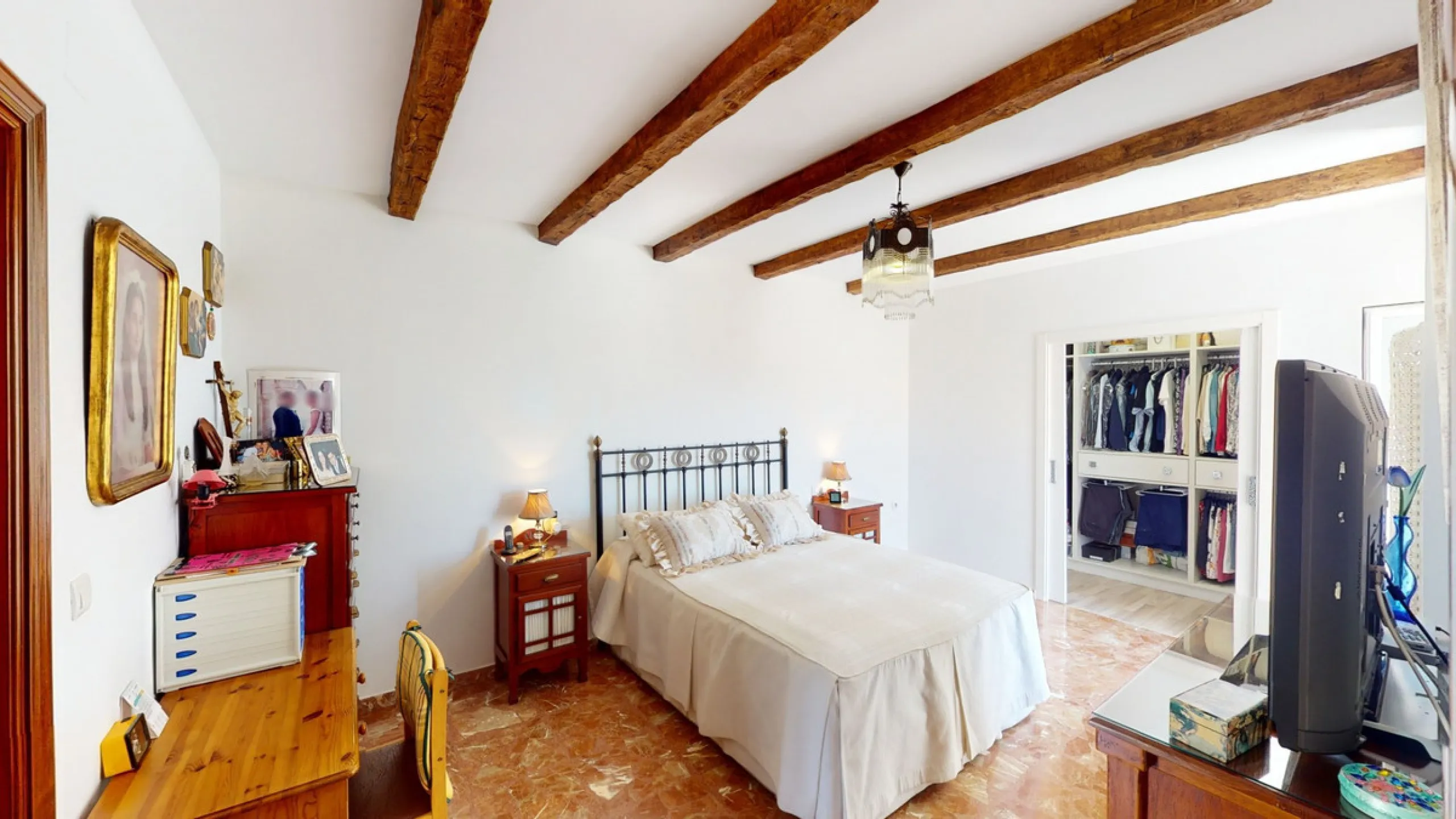 House - Semi-Detached House в продаже в Vélez-Málaga, Málaga. В доме 3 спален и 4 ванных комнат. Площадь дома 267 м². Площадь участка 320 м²