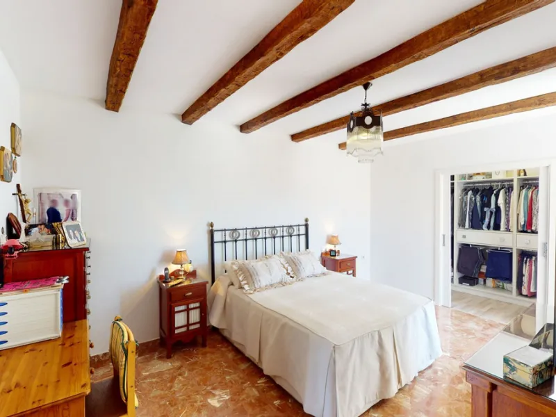 House - Semi-Detached House в продаже в Vélez-Málaga, Málaga. В доме 3 спален и 4 ванных комнат. Площадь дома 267 м². Площадь участка 320 м²
