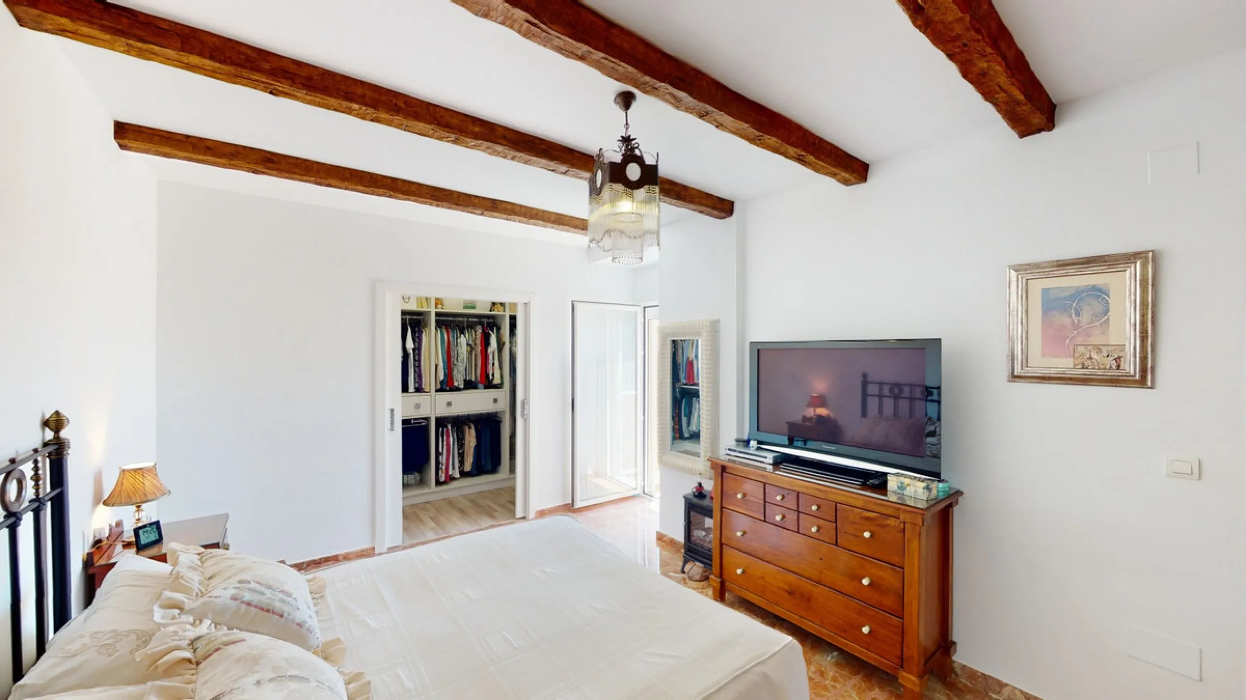 House - Semi-Detached House в продаже в Vélez-Málaga, Málaga. В доме 3 спален и 4 ванных комнат. Площадь дома 267 м². Площадь участка 320 м²