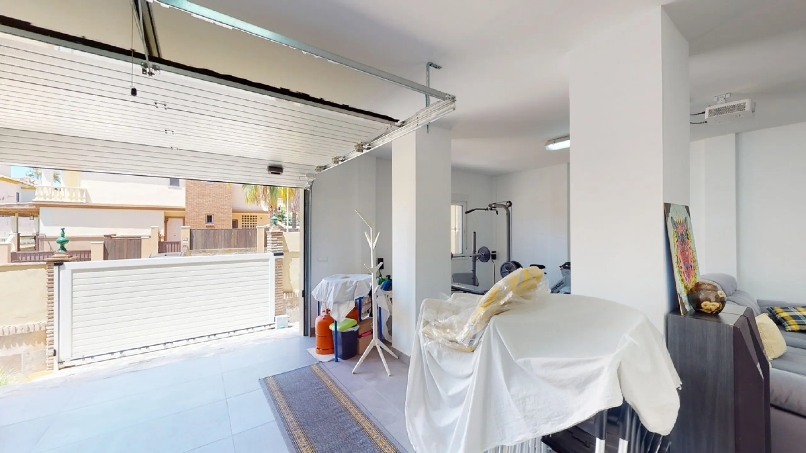 House - Semi-Detached House в продаже в Vélez-Málaga, Málaga. В доме 3 спален и 4 ванных комнат. Площадь дома 267 м². Площадь участка 320 м²