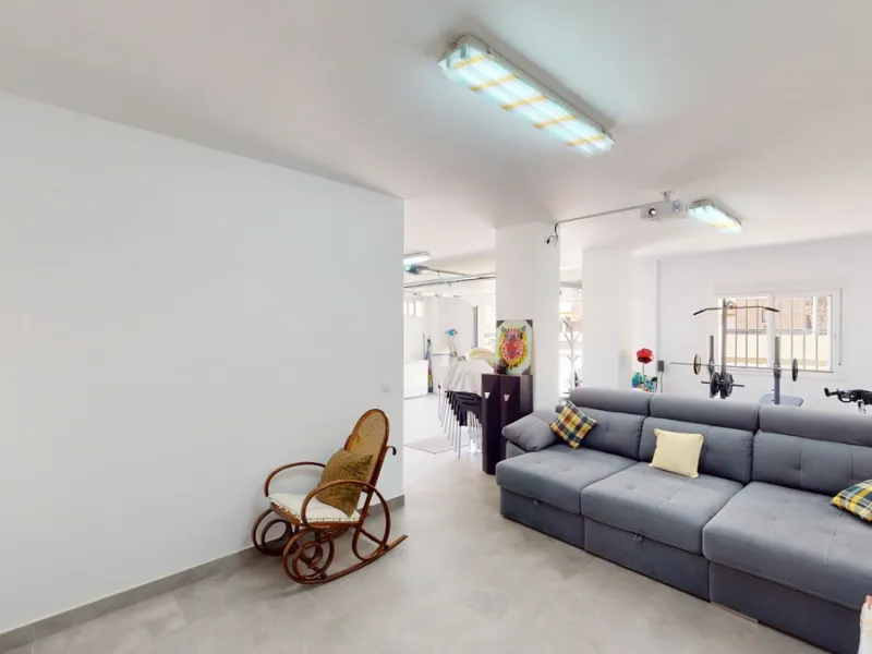 House - Semi-Detached House в продаже в Vélez-Málaga, Málaga. В доме 3 спален и 4 ванных комнат. Площадь дома 267 м². Площадь участка 320 м²