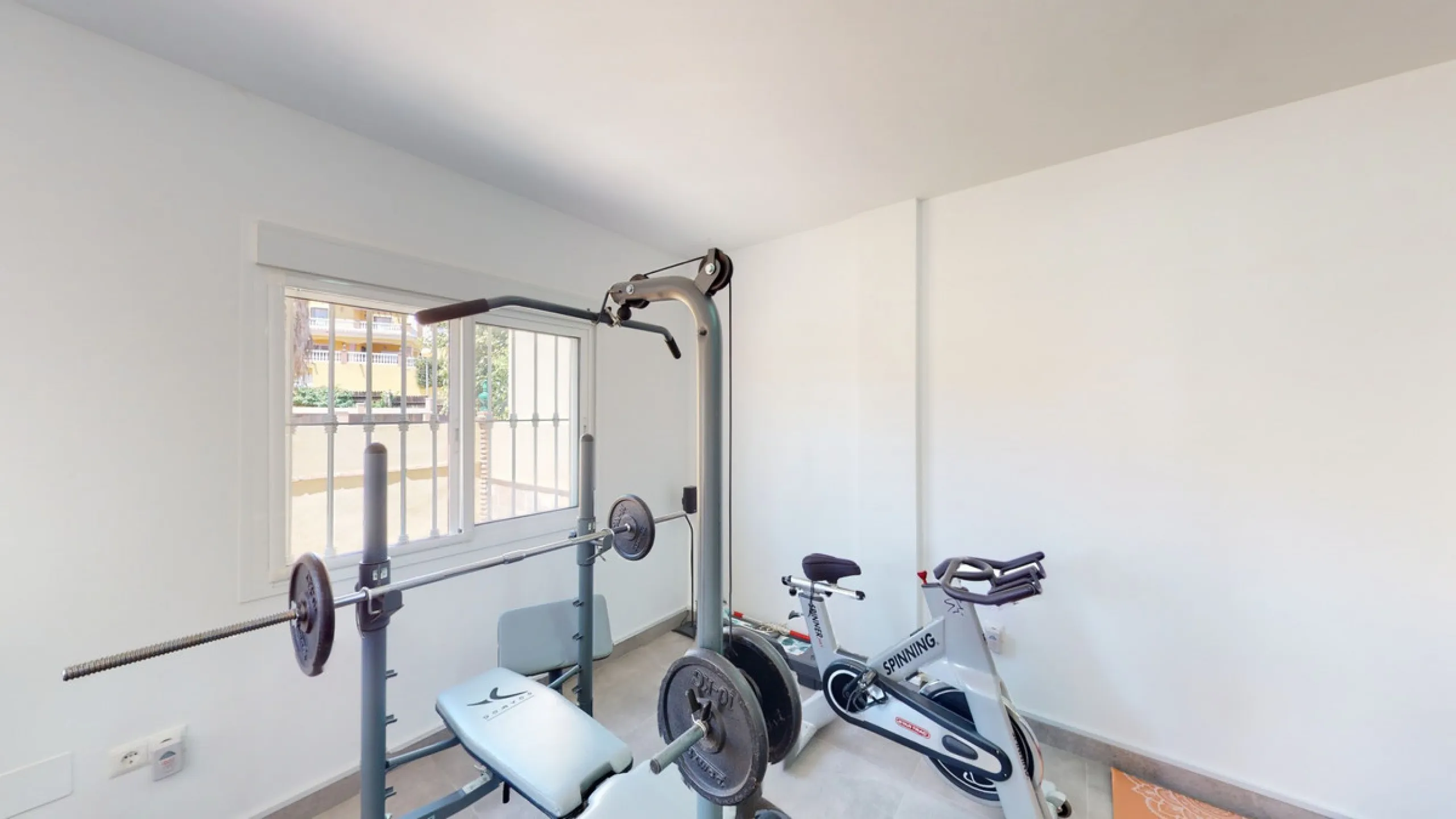 House - Semi-Detached House в продаже в Vélez-Málaga, Málaga. В доме 3 спален и 4 ванных комнат. Площадь дома 267 м². Площадь участка 320 м²