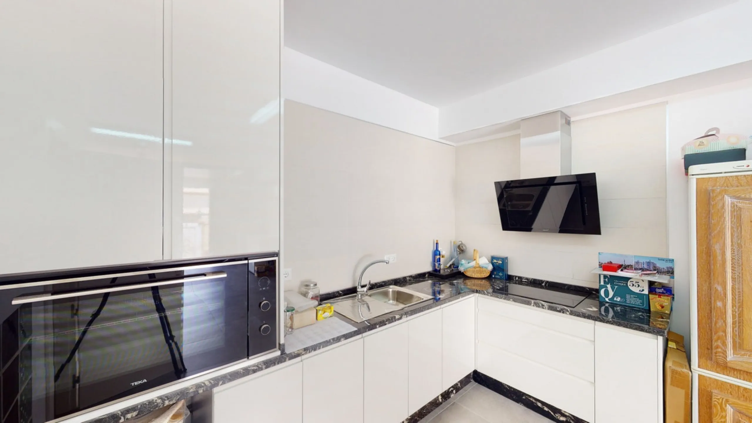 House - Semi-Detached House в продаже в Vélez-Málaga, Málaga. В доме 3 спален и 4 ванных комнат. Площадь дома 267 м². Площадь участка 320 м²
