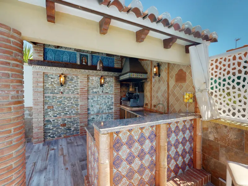 House - Semi-Detached House в продаже в Vélez-Málaga, Málaga. В доме 3 спален и 4 ванных комнат. Площадь дома 267 м². Площадь участка 320 м²