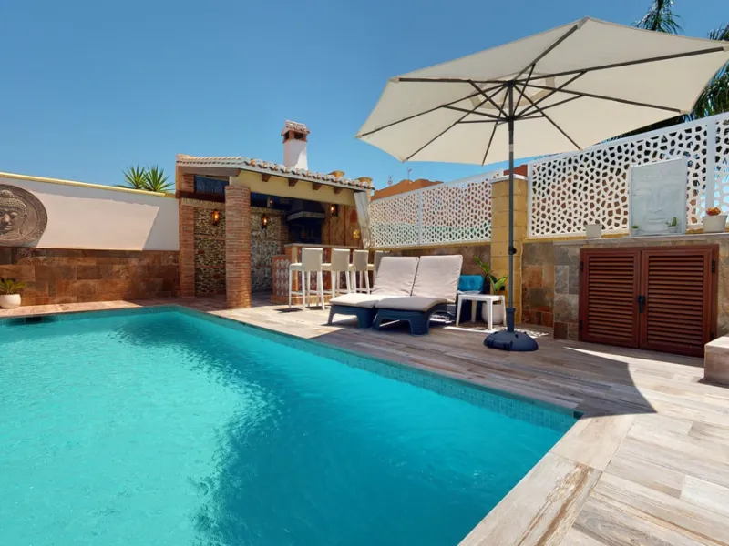 House - Semi-Detached House в продаже в Vélez-Málaga, Málaga. В доме 3 спален и 4 ванных комнат. Площадь дома 267 м². Площадь участка 320 м²