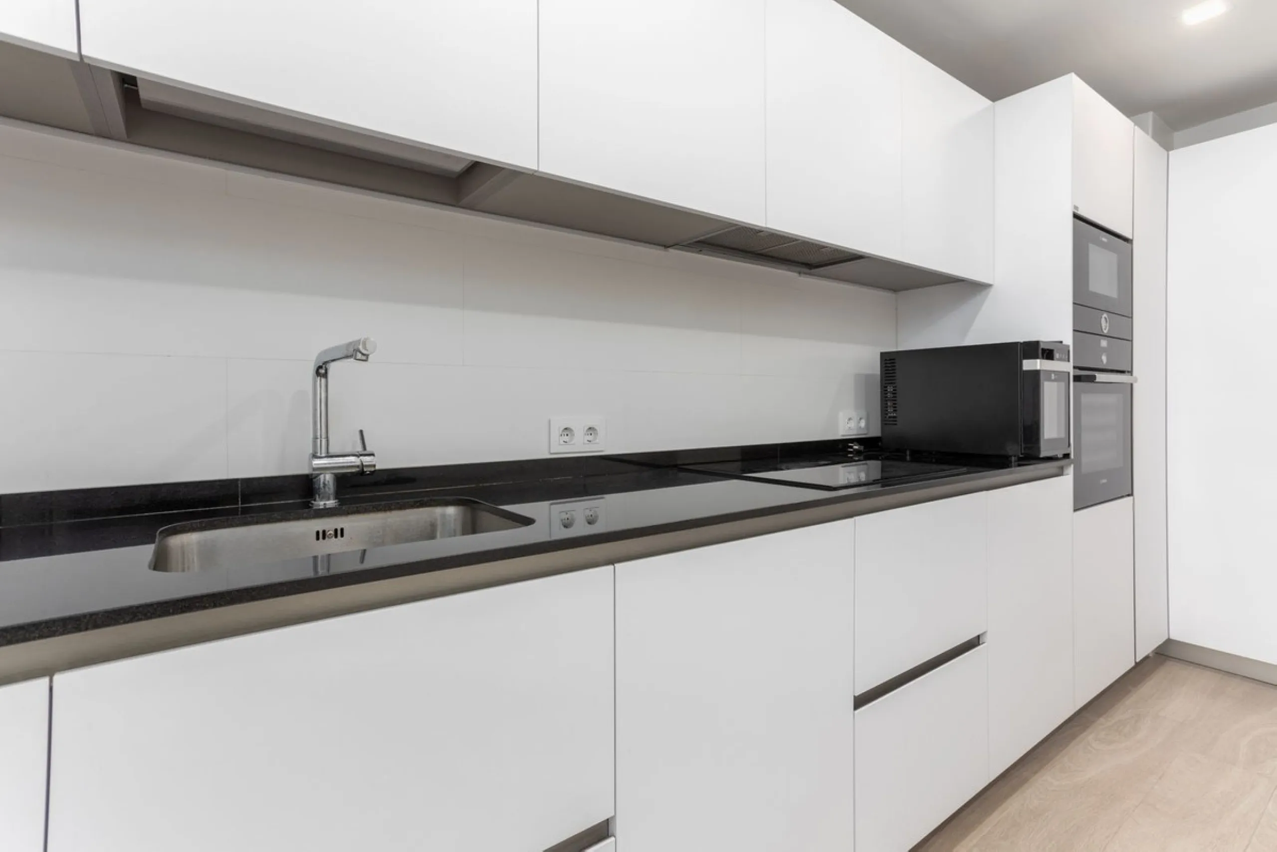 For sale: an exclusive apartment located in one of the most sought-after residential areas of Nueva Alcántara, San Pedro de Alcántara.