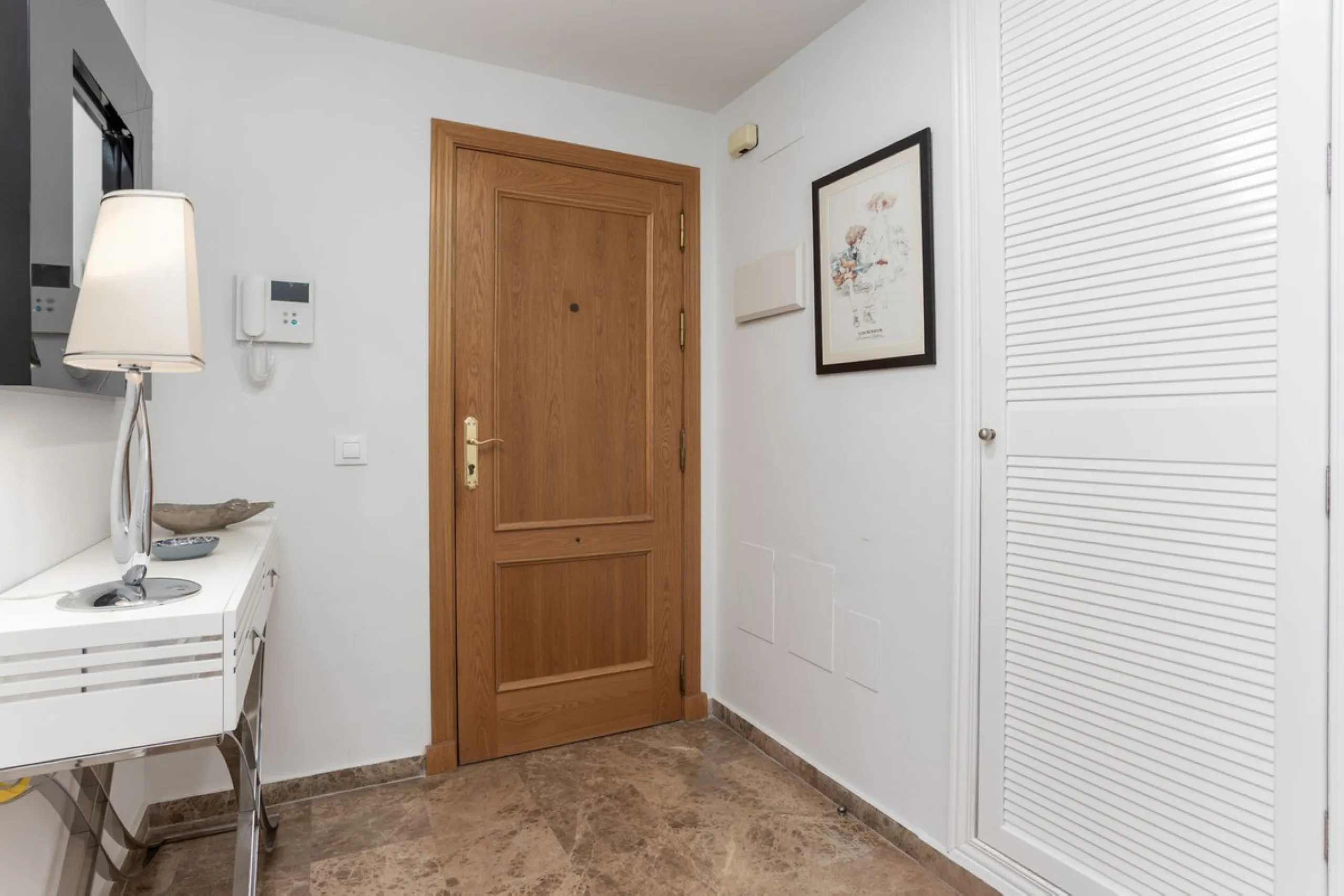 For sale: an exclusive apartment located in one of the most sought-after residential areas of Nueva Alcántara, San Pedro de Alcántara.