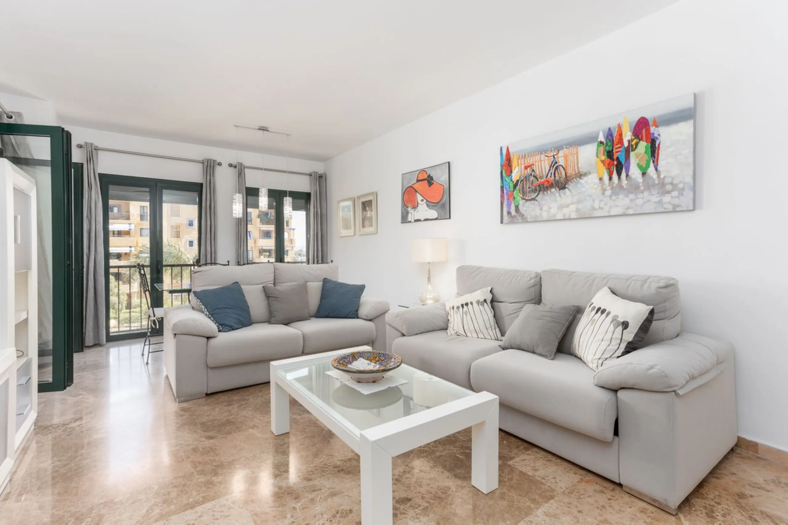 For sale: an exclusive apartment located in one of the most sought-after residential areas of Nueva Alcántara, San Pedro de Alcántara.
