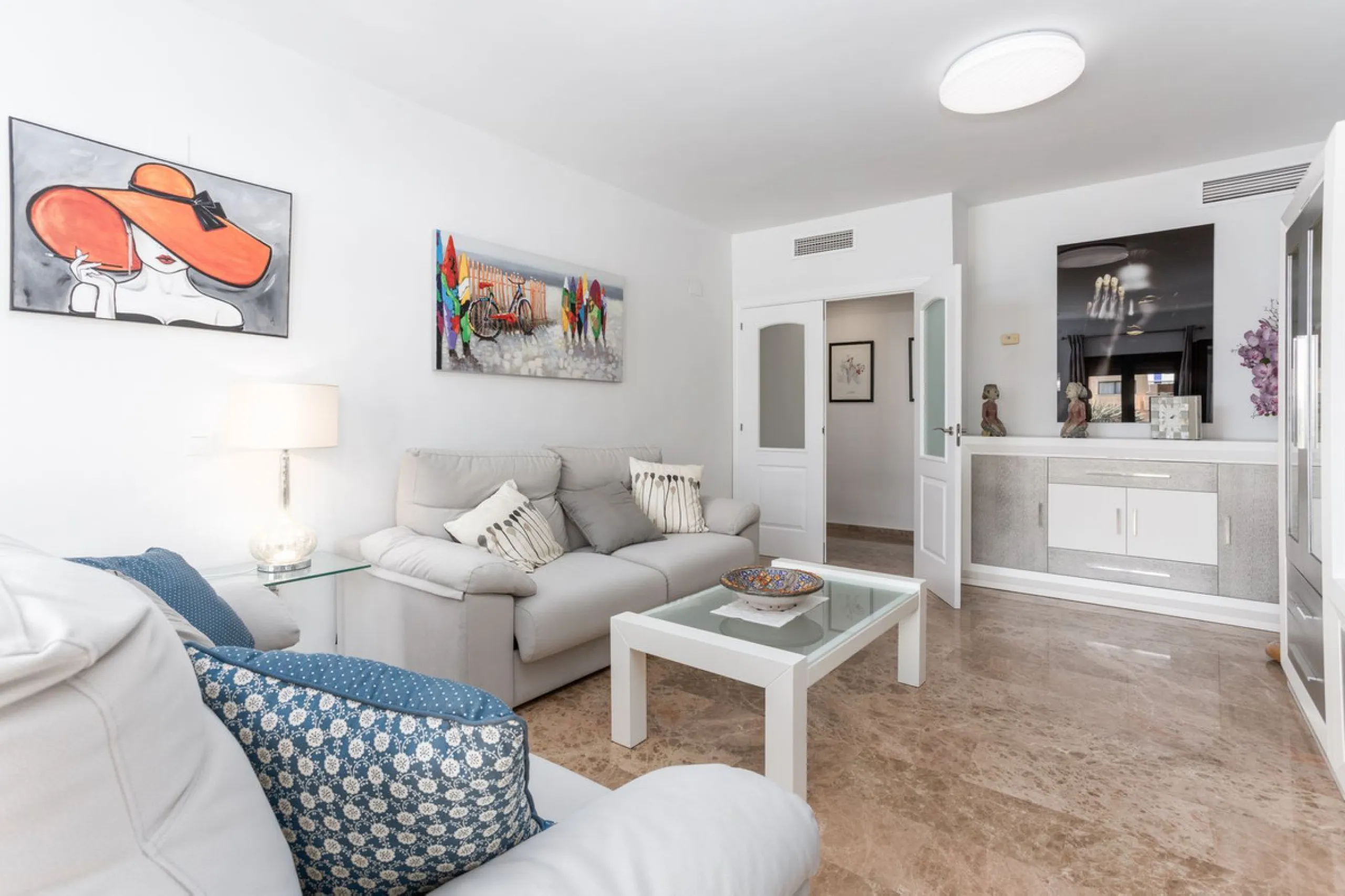 For sale: an exclusive apartment located in one of the most sought-after residential areas of Nueva Alcántara, San Pedro de Alcántara.