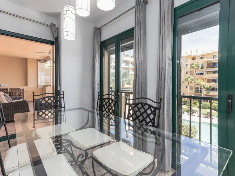For sale: an exclusive apartment located in one of the most sought-after residential areas of Nueva Alcántara, San Pedro de Alcántara.