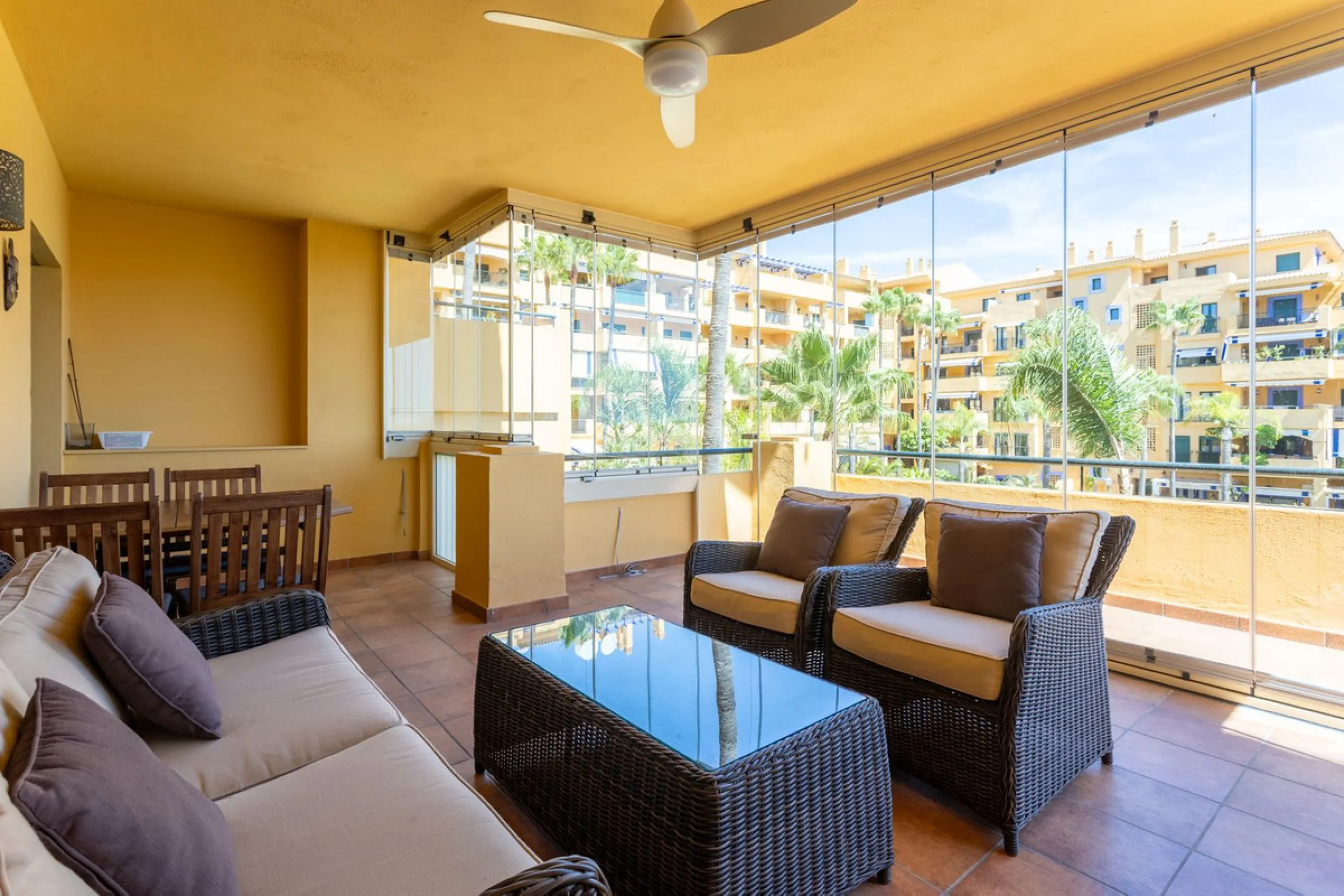 For sale: an exclusive apartment located in one of the most sought-after residential areas of Nueva Alcántara, San Pedro de Alcántara.