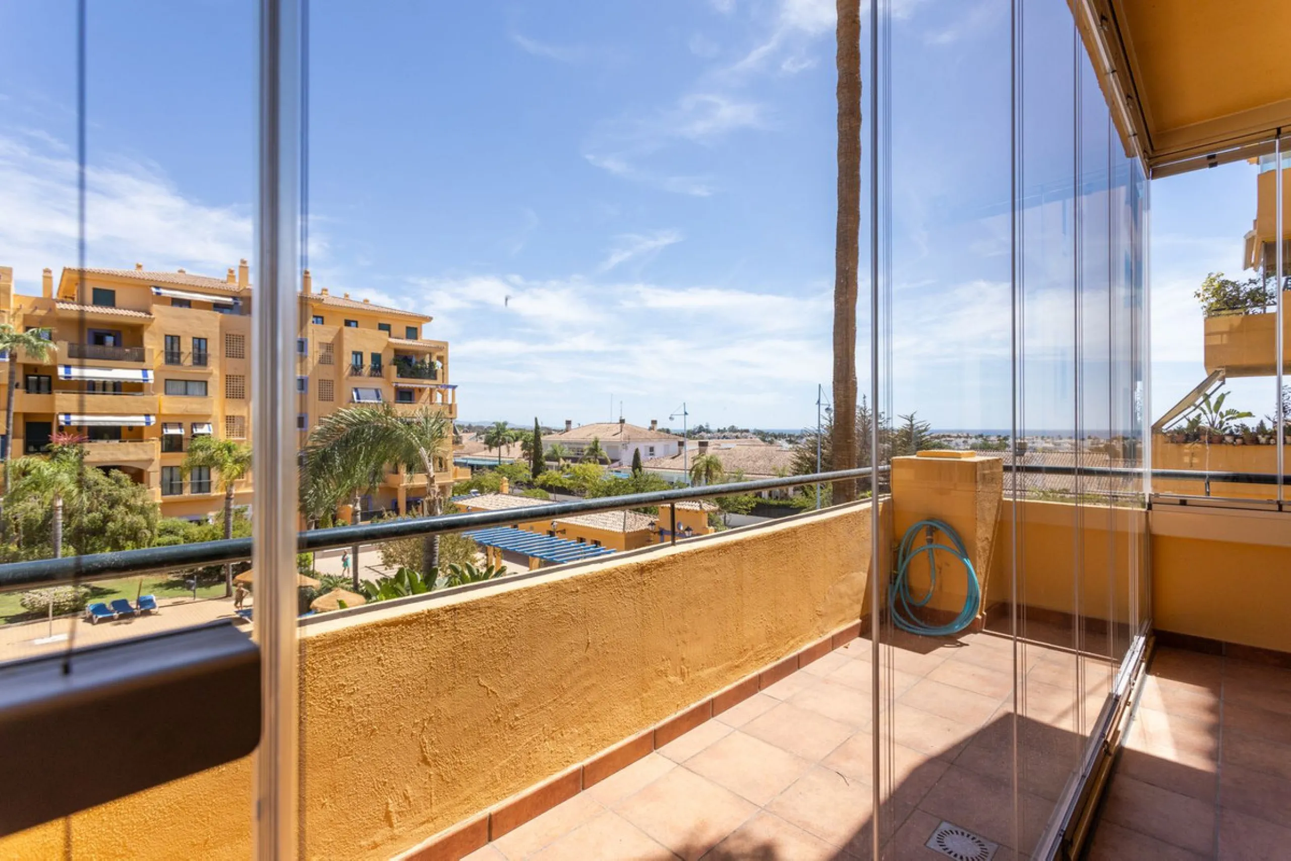 For sale: an exclusive apartment located in one of the most sought-after residential areas of Nueva Alcántara, San Pedro de Alcántara.
