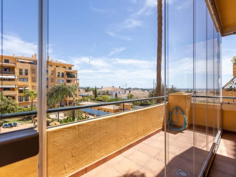 For sale: an exclusive apartment located in one of the most sought-after residential areas of Nueva Alcántara, San Pedro de Alcántara.