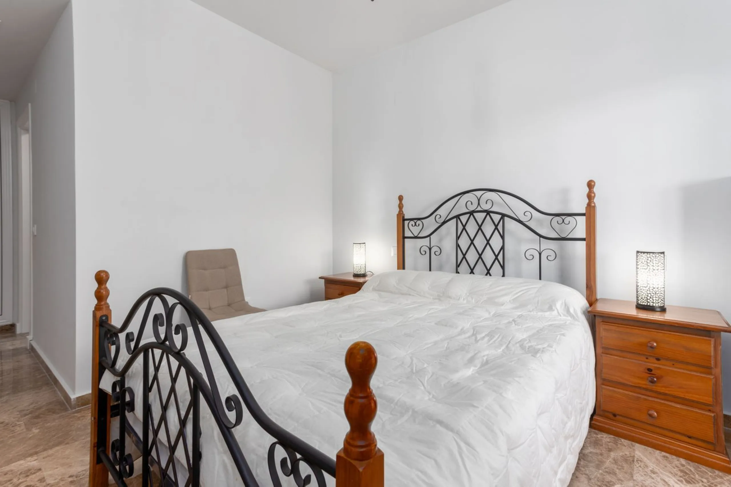 For sale: an exclusive apartment located in one of the most sought-after residential areas of Nueva Alcántara, San Pedro de Alcántara.