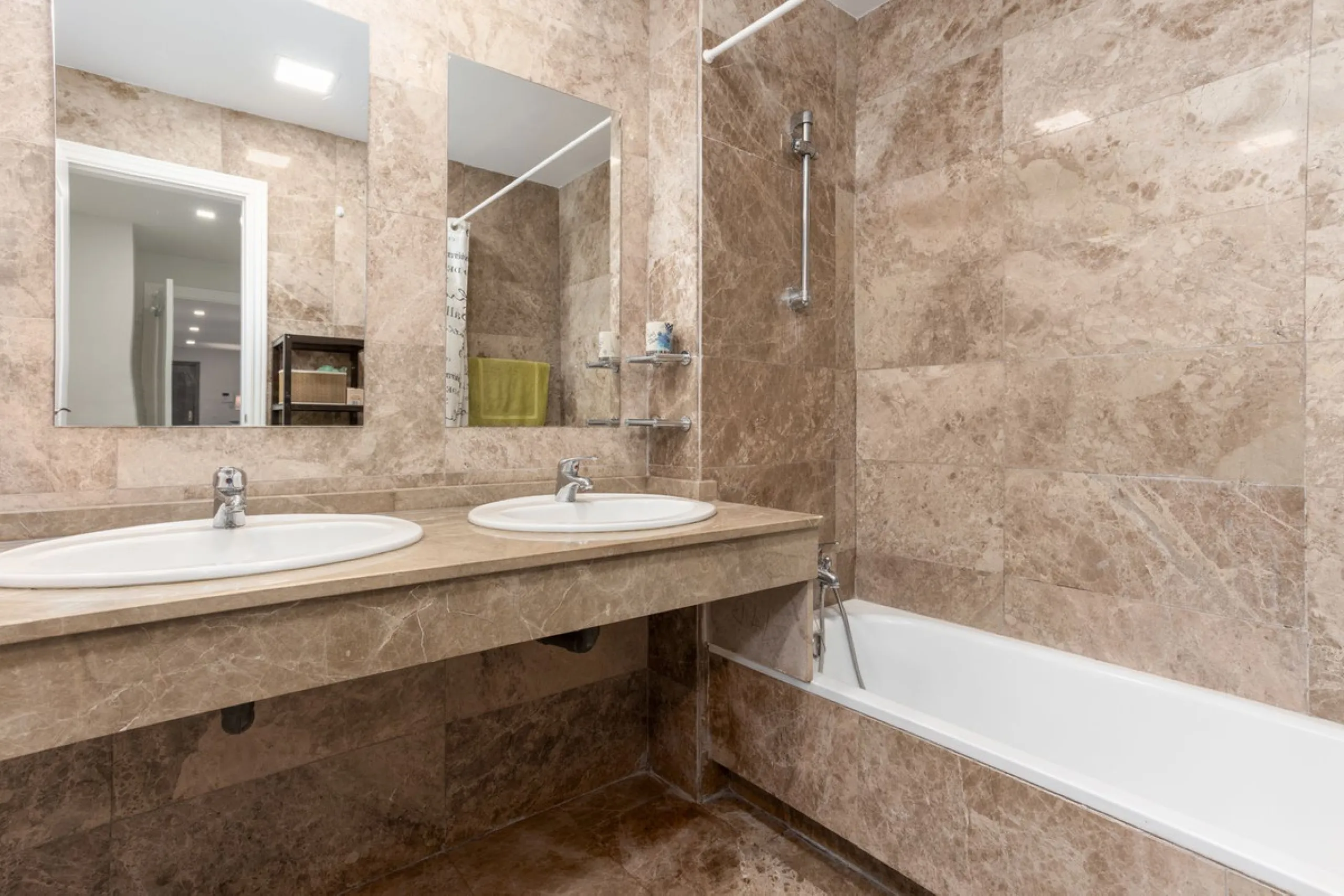 For sale: an exclusive apartment located in one of the most sought-after residential areas of Nueva Alcántara, San Pedro de Alcántara.