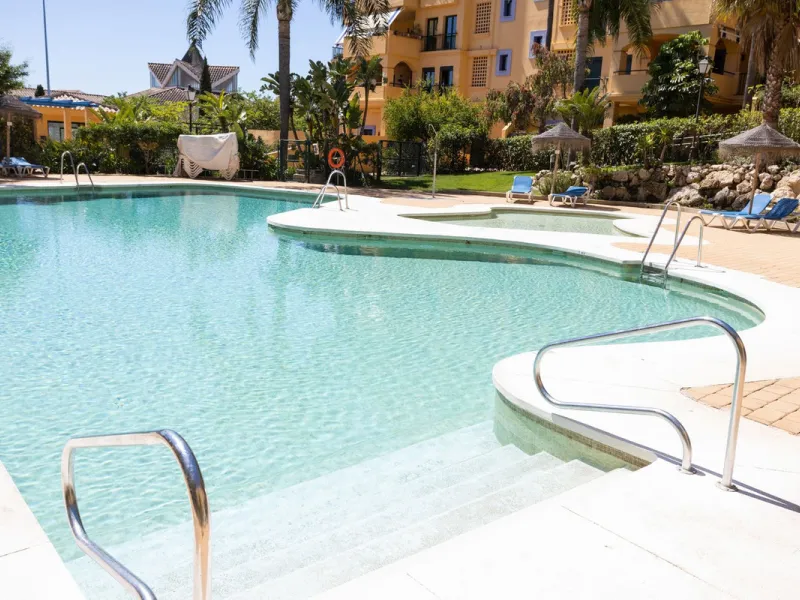 For sale: an exclusive apartment located in one of the most sought-after residential areas of Nueva Alcántara, San Pedro de Alcántara.