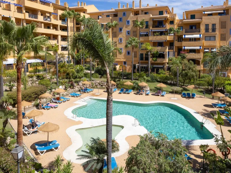 For sale: an exclusive apartment located in one of the most sought-after residential areas of Nueva Alcántara, San Pedro de Alcántara.