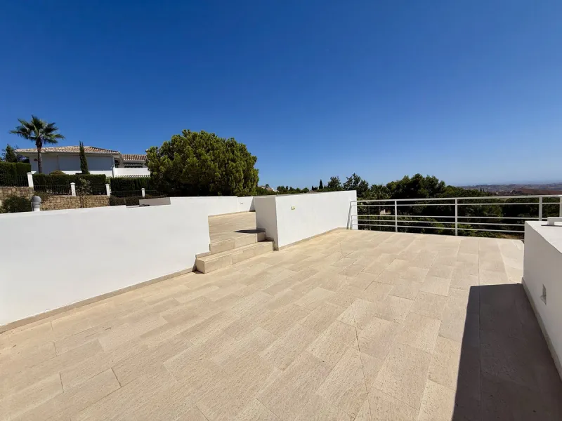 Luxury Detached Villa in Valtocado – Panoramic Sea & Mountain Views