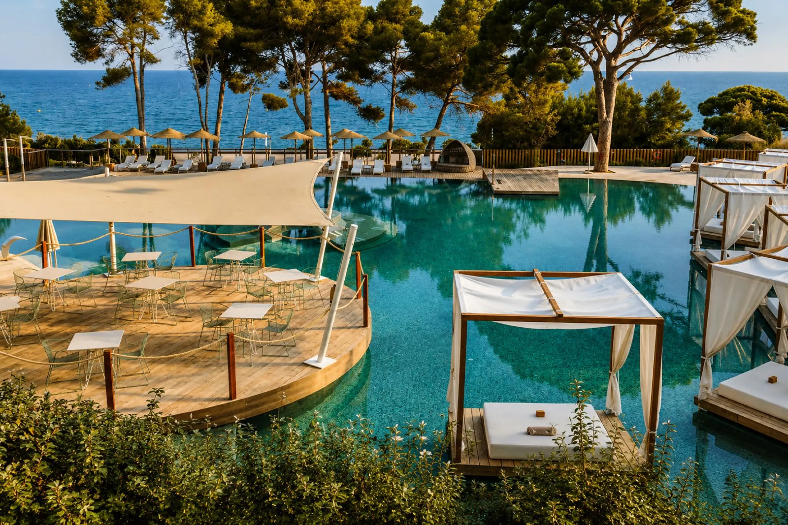 Exclusive Gated Premium Residential Complex by the Sea, Located Within a Golf Club on the Costa Dorada