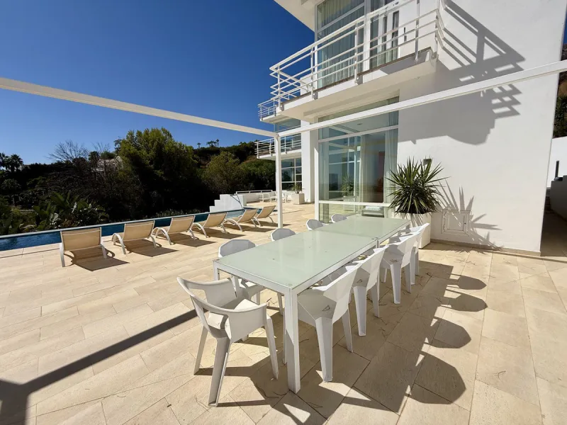 Luxury Detached Villa in Valtocado – Panoramic Sea & Mountain Views