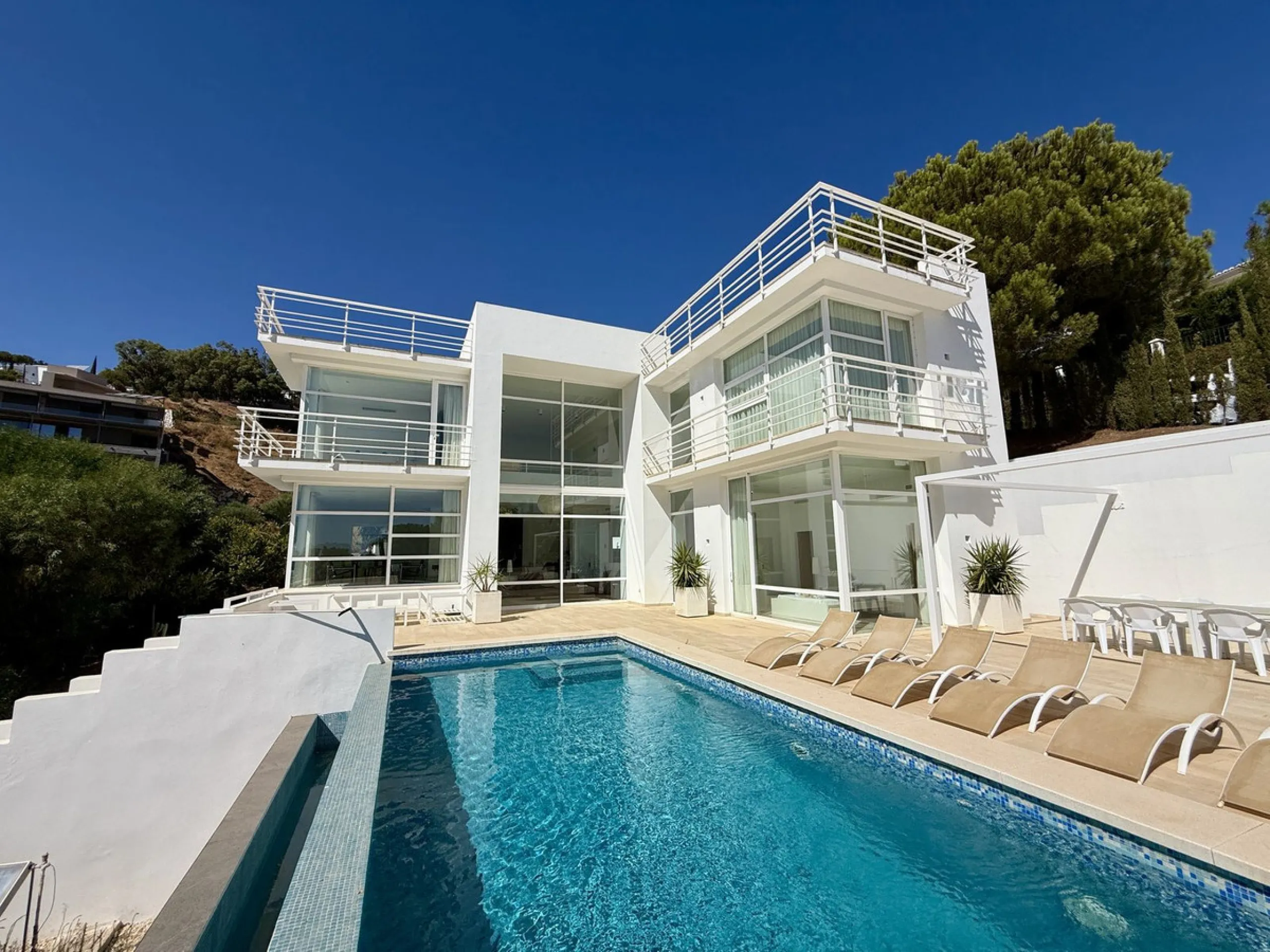 Luxury Detached Villa in Valtocado – Panoramic Sea & Mountain Views