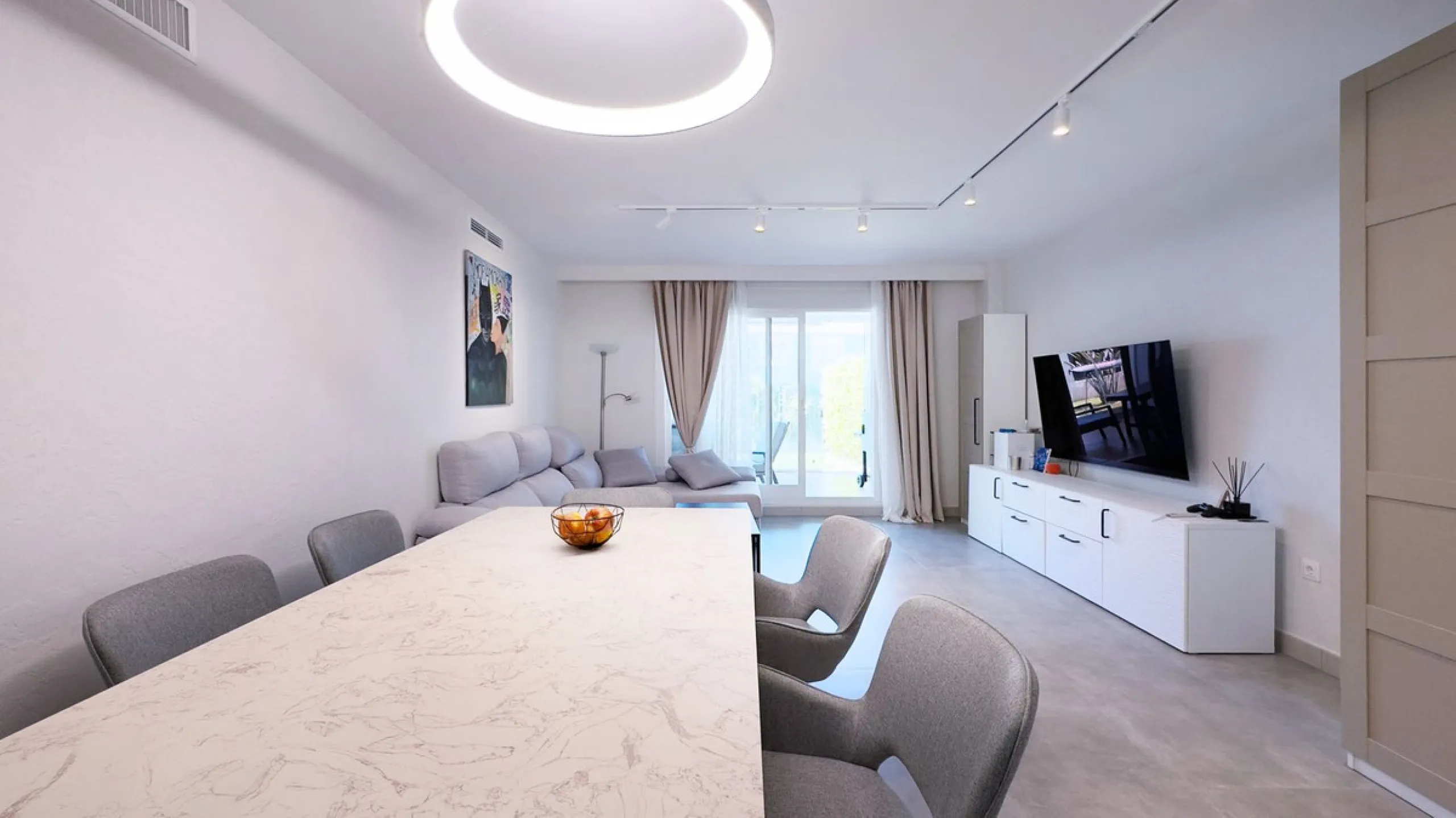 Bright and Modern Ground-Floor Apartment in El Paraíso – New Golden Mile