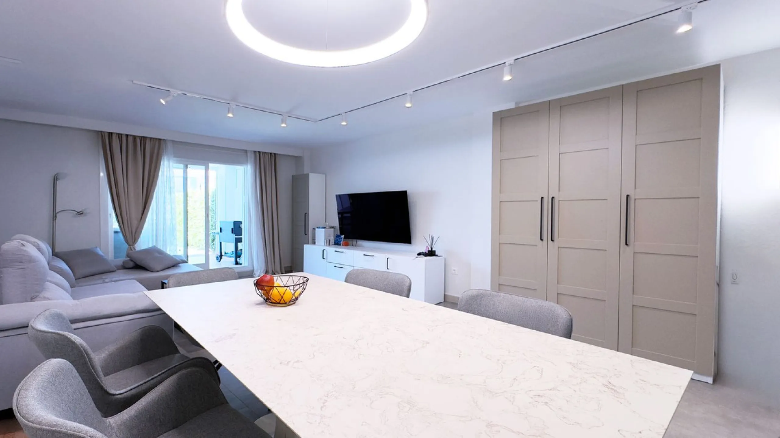Bright and Modern Ground-Floor Apartment in El Paraíso – New Golden Mile