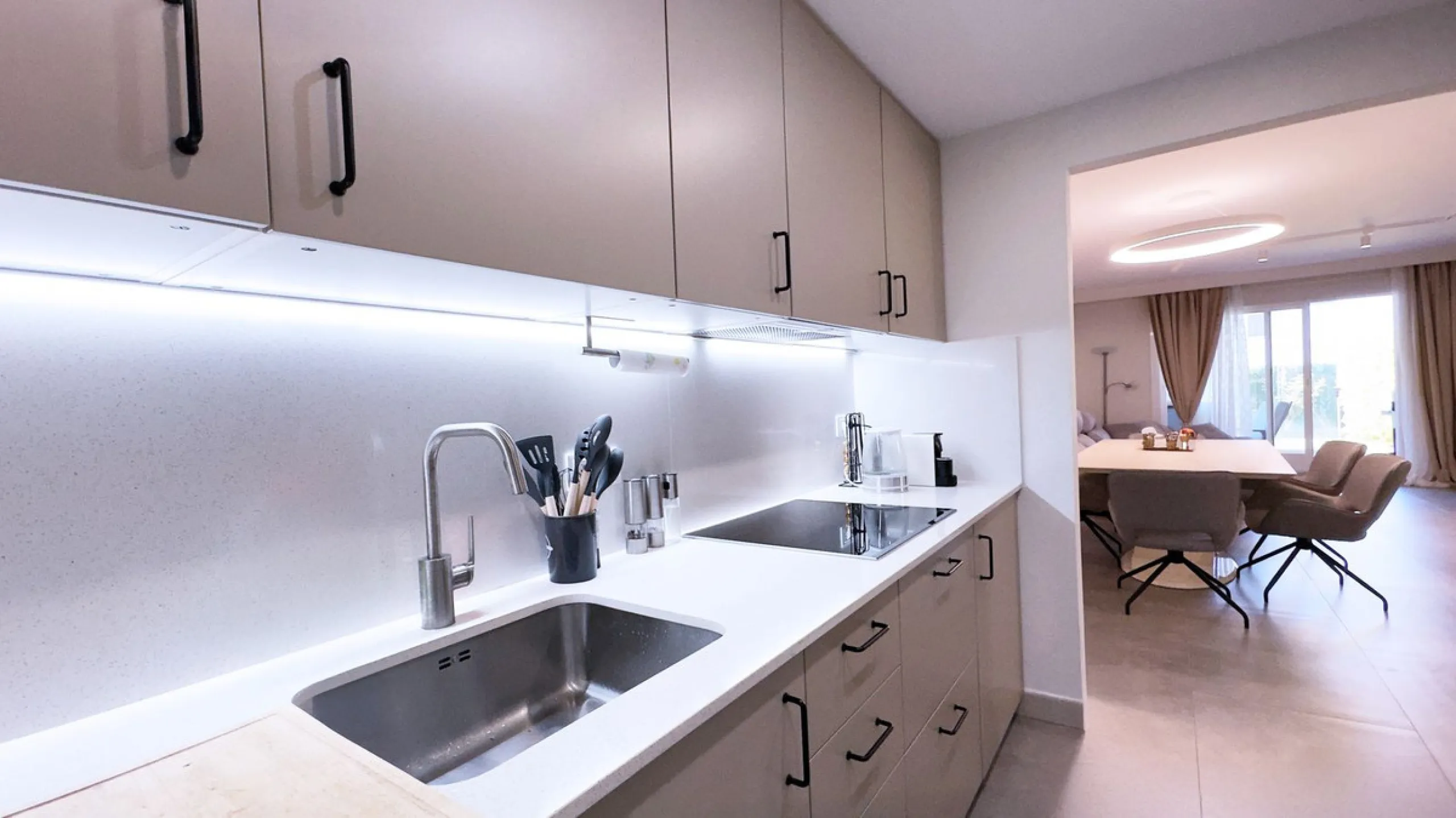 Bright and Modern Ground-Floor Apartment in El Paraíso – New Golden Mile