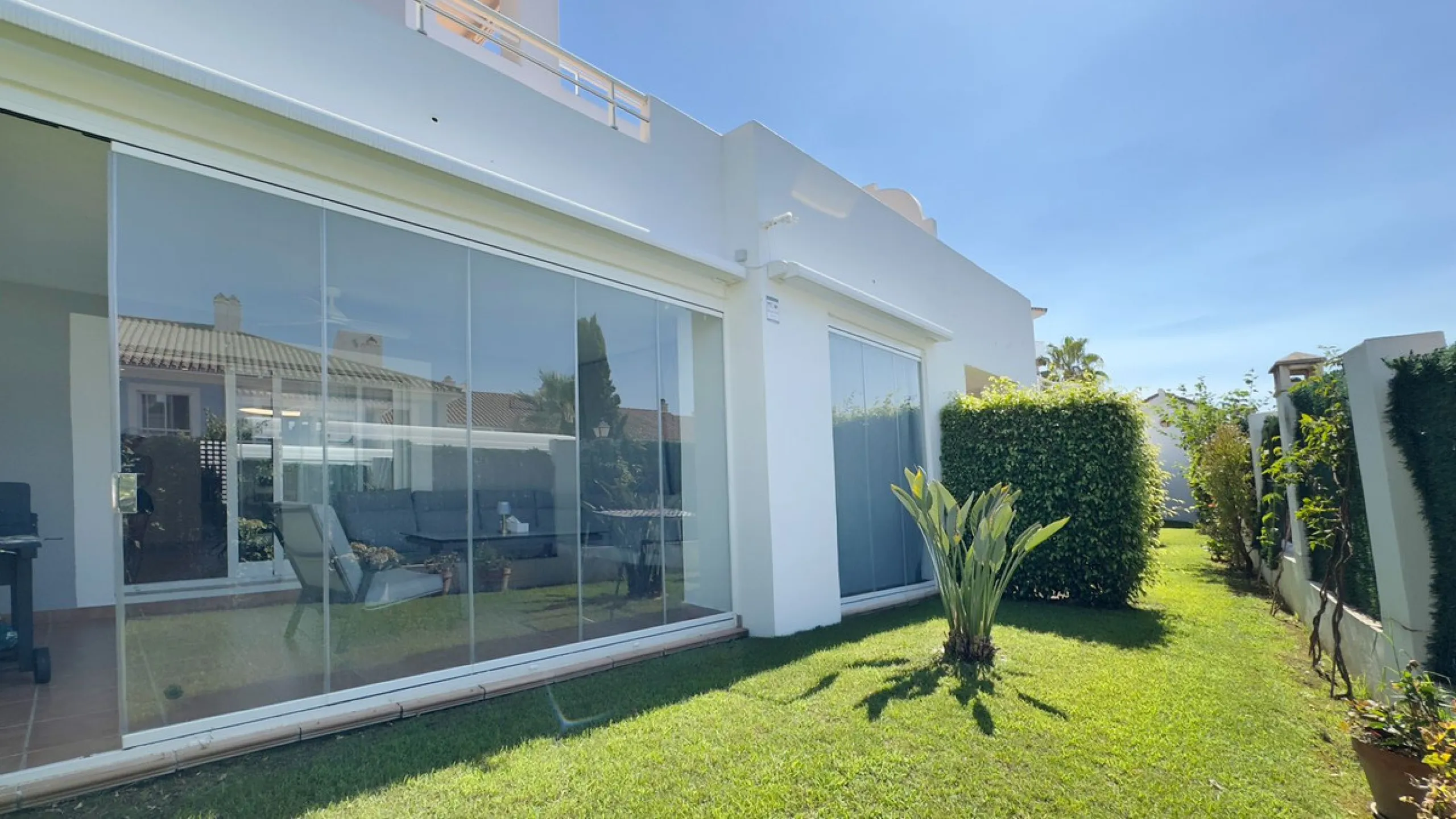 Bright and Modern Ground-Floor Apartment in El Paraíso – New Golden Mile