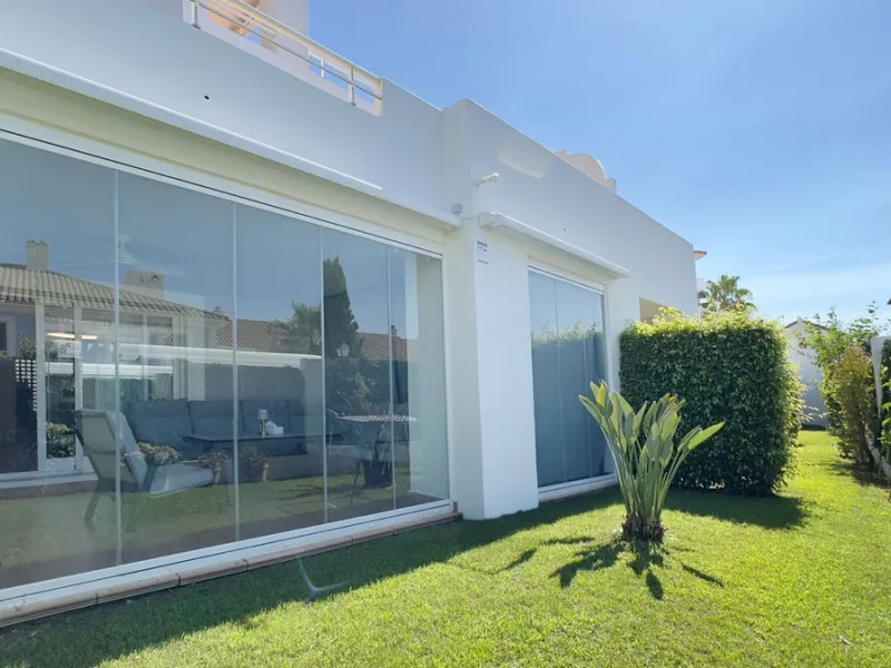 Bright and Modern Ground-Floor Apartment in El Paraíso – New Golden Mile