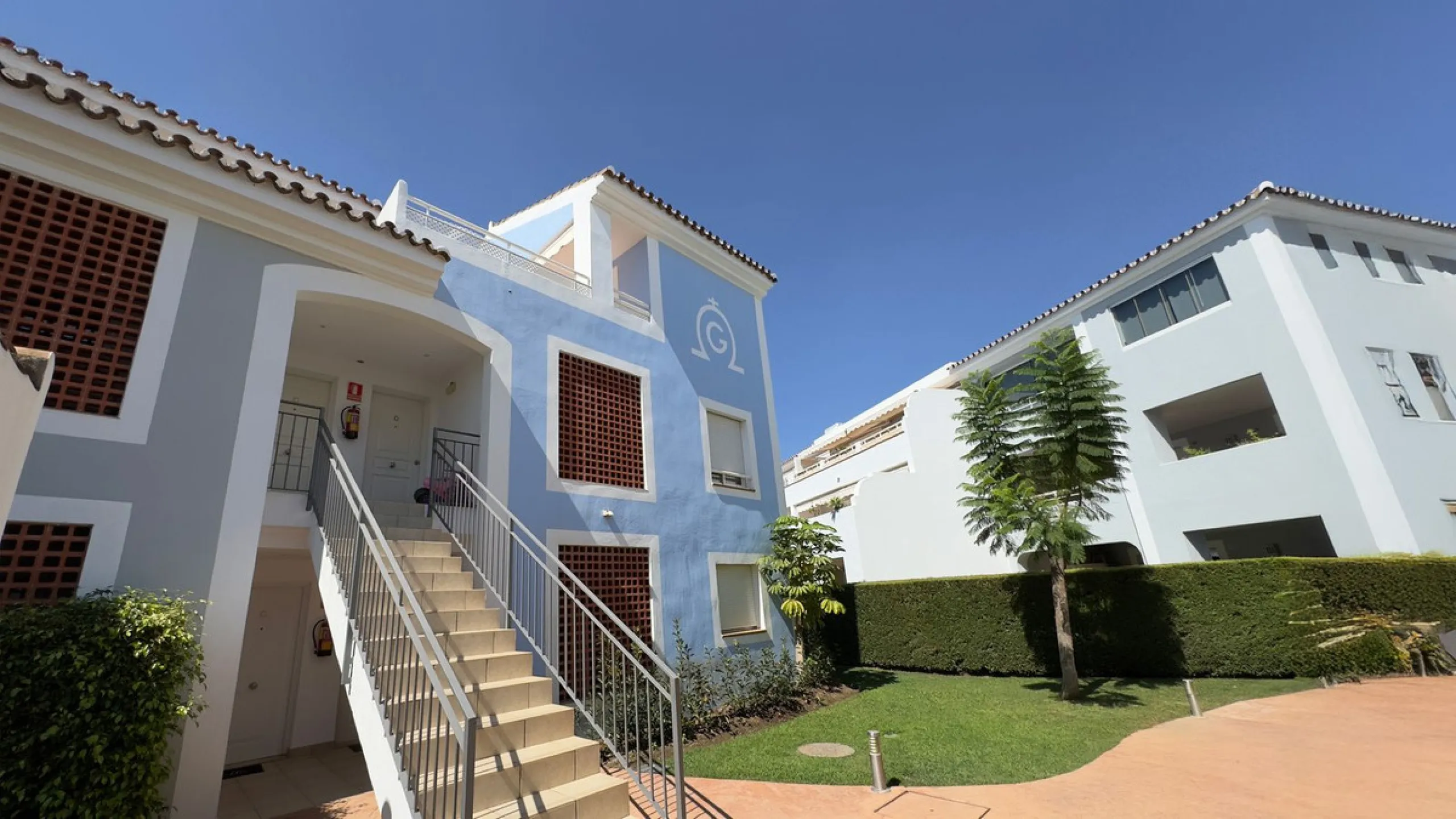 Bright and Modern Ground-Floor Apartment in El Paraíso – New Golden Mile