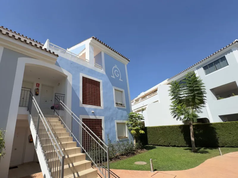 Bright and Modern Ground-Floor Apartment in El Paraíso – New Golden Mile