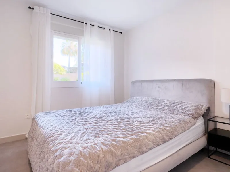 Bright and Modern Ground-Floor Apartment in El Paraíso – New Golden Mile