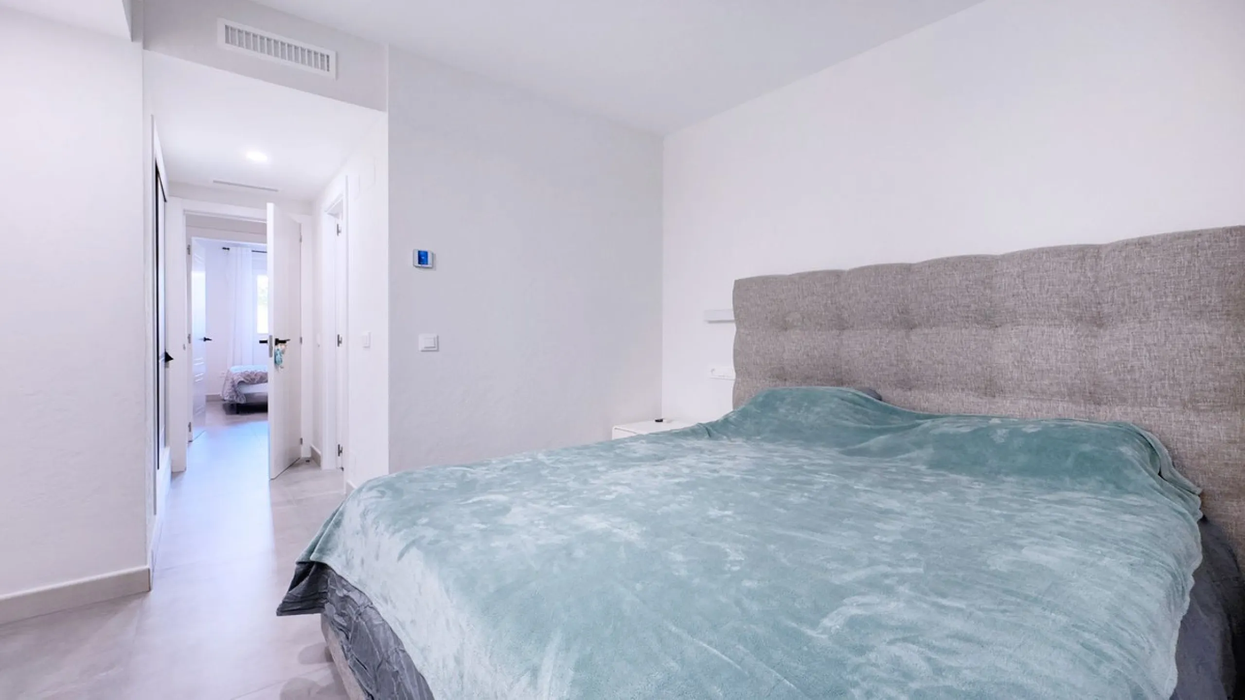Bright and Modern Ground-Floor Apartment in El Paraíso – New Golden Mile