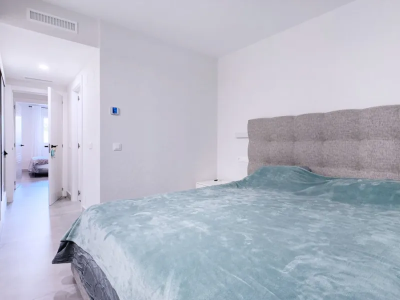 Bright and Modern Ground-Floor Apartment in El Paraíso – New Golden Mile