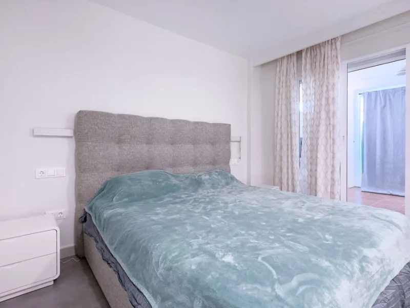 Bright and Modern Ground-Floor Apartment in El Paraíso – New Golden Mile