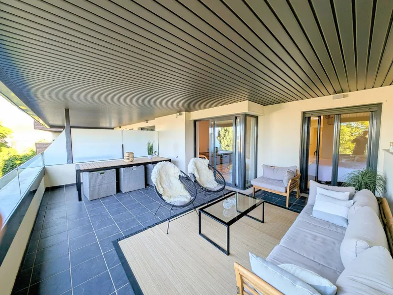 Stylish 2-Bedroom Apartment in Los Flamingos Golf Resort, Benahavís